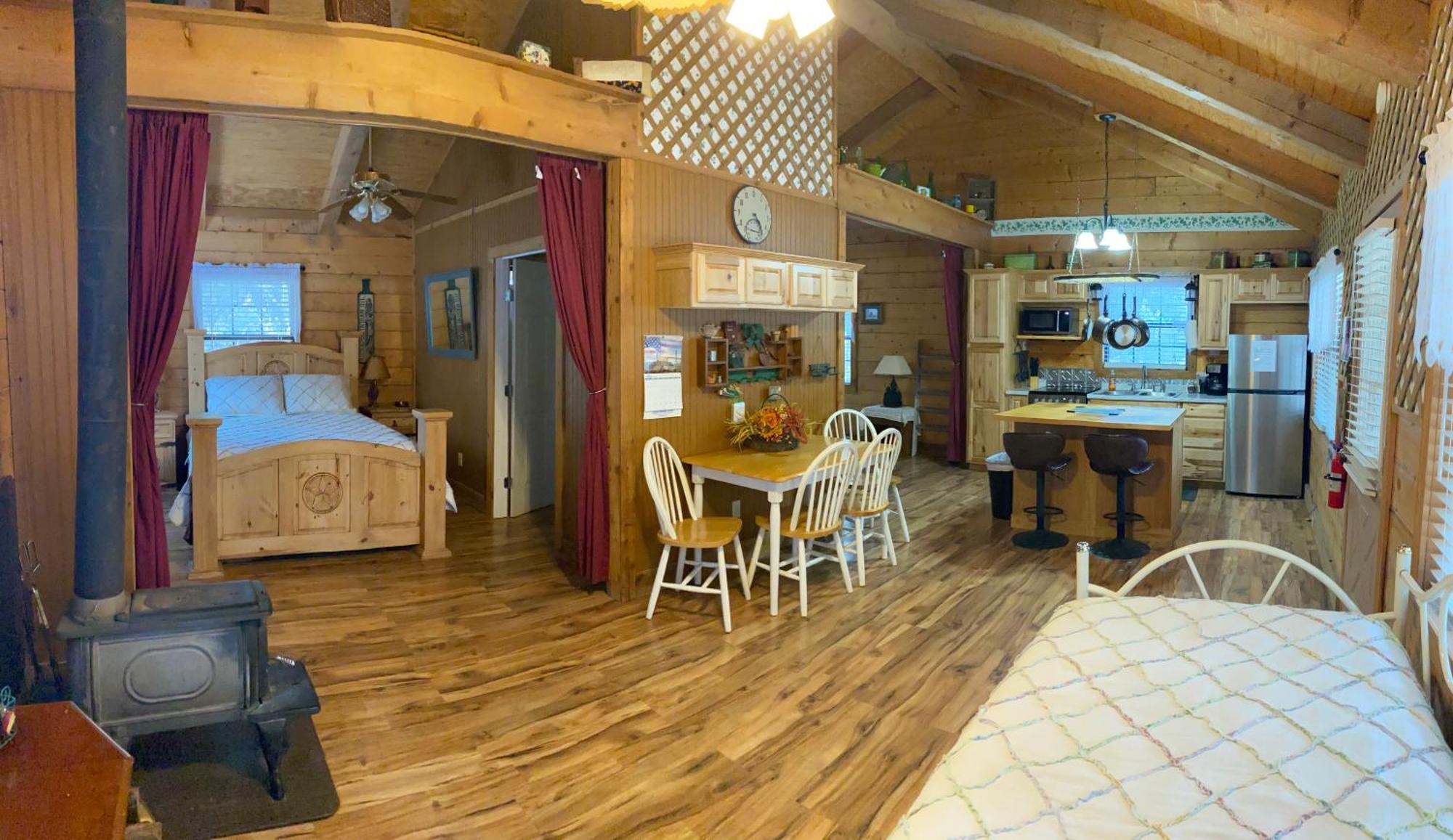 A Peace Of Heaven Cabins And Rv Vanderpool Zewnętrze zdjęcie
